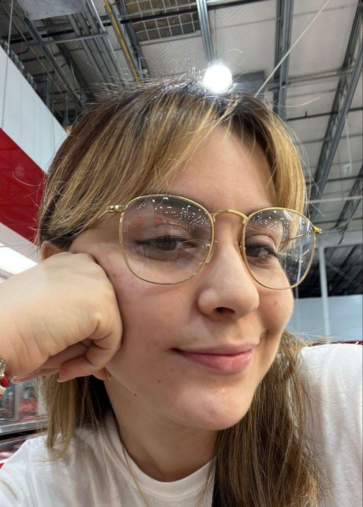 Mathildaphoebe's tweet image. Out with my friends just chilling