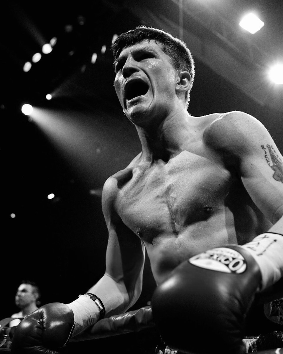 cityreport_'s tweet image. It is with great sadness that we bid farewell to a true British sporting icon in the world of boxing and fellow Manchester City supporter, Ricky Hatton. 

Rest in peace, to the Hitman. 🕯️