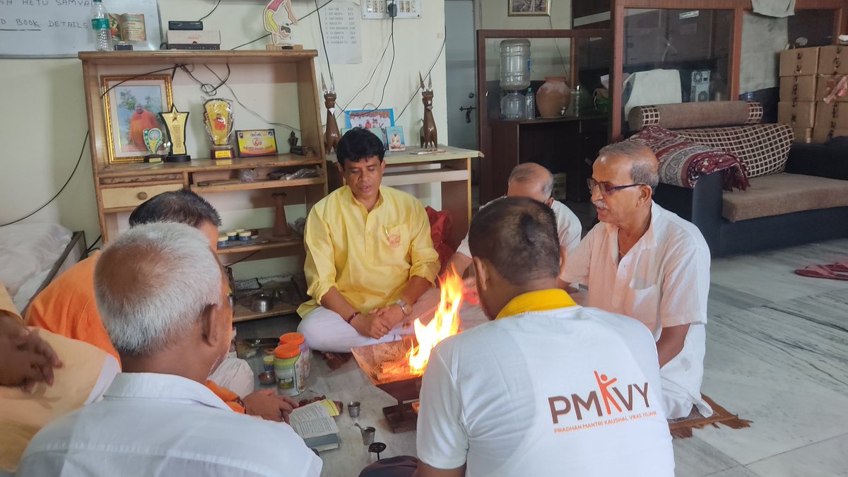 🙏🙏  Today Havan &amp; Rajya Karyakarini monthly meeting in Kolkata State Office . WB

#meeting  #Patanjali_Yogpeeth #patanjali #प्राणायाम #आसन #योगाभ्यास #योग #yoga #yog  #yogaforlife #yogainspiration #yogabalance 

<a href="/yogrishiramdev/">स्वामी रामदेव</a>
<a href="/Ach_Balkrishna/">Acharya Balkrishna</a> 
<a href="/rakesh_bstpyp/">भारत</a>
<a href="/Swamitirthdev/">स्वस्थ जीवन 💎</a>