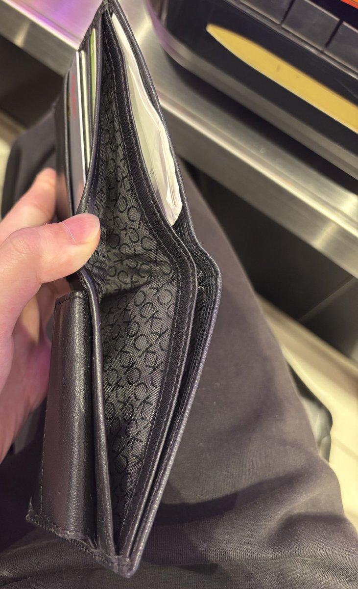 パチンコデビューしました。
結果:1.3万負け🤪😜😝