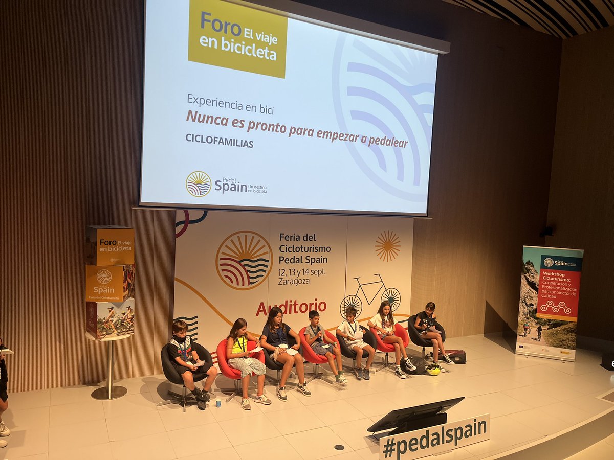 🧒👦Nunca es demasiado pronto para empezar a pedalear. Cedemos la palabra a los niños y niñas en la charla Ciclofamilias: queremos conocer de primera mano cómo viven y disfrutan los viajes en bici. 

🚲 La familia que pedalea unida, permanece unida. 🤜🤛

#pedalspain