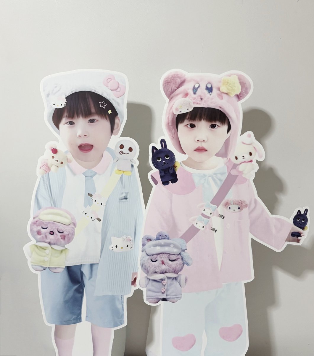 เด็กๆรอถ่ายกับพี่ๆแล้วค้าบ 💘🪽