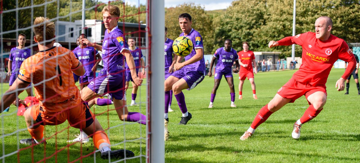 Whitehawk 0 Walton &amp; Hersham 2

Swans hand Hawks Emirates FA Cup exit

Pics from yesterday's match:
flickr.com/photos/agschof…

#COYH