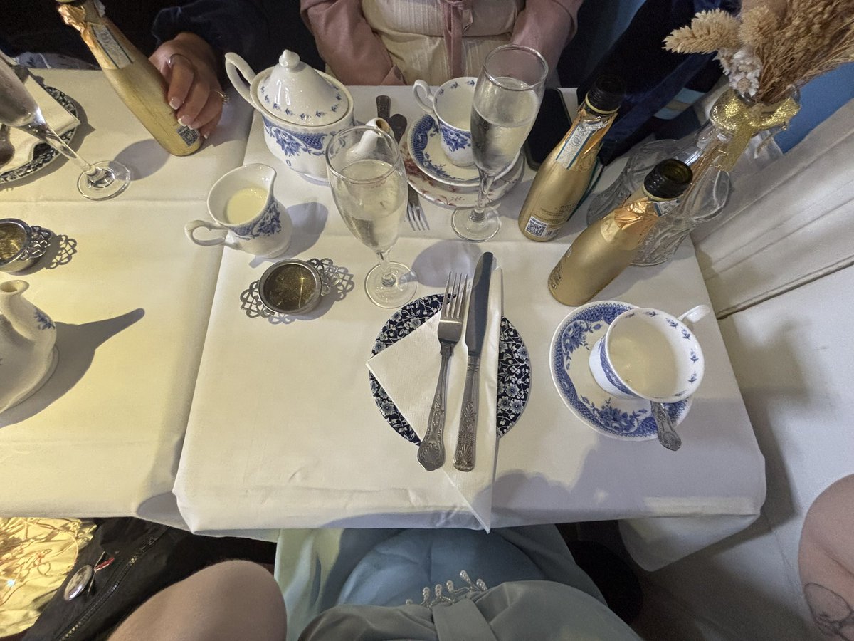 If I was a sneakier person everything at this table would be coming home with me
