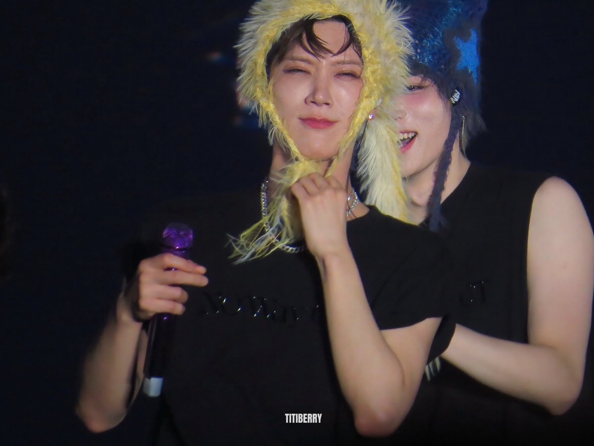 Titiberry_'s tweet photo. 250914
🤣🤣

 #WAYV  #威神V 
 #WayV_NOWayOUT_FUKUOKA 
 #TEN  #TENLEE  #텐  #เตนล์  #テン  #李永钦 https://t.co/Do0aJMaj9O