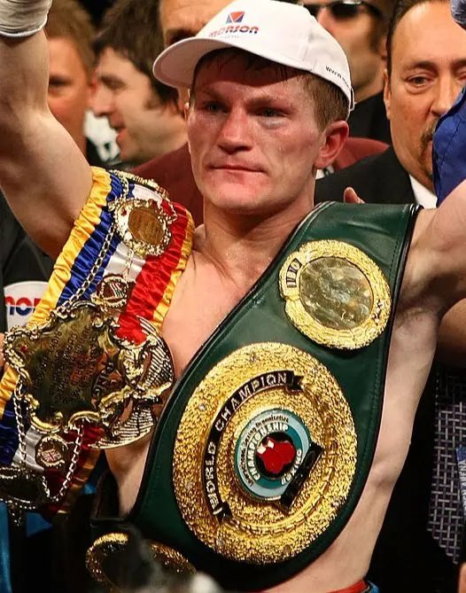 Rest in peace <a href="/HitmanHatton/">Ricky Hatton MBE</a> One of the greats of my generation, watching and following boxing and I was a huge fan. It was a pleasure following your career and today is a very sad day for boxing 😢 🥊