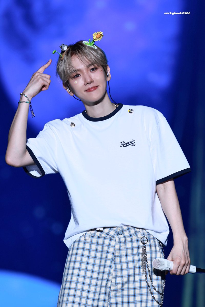 250913 Tokyo
☝🏻🌻
#백현 #ベクヒョン #BAEKHYUN