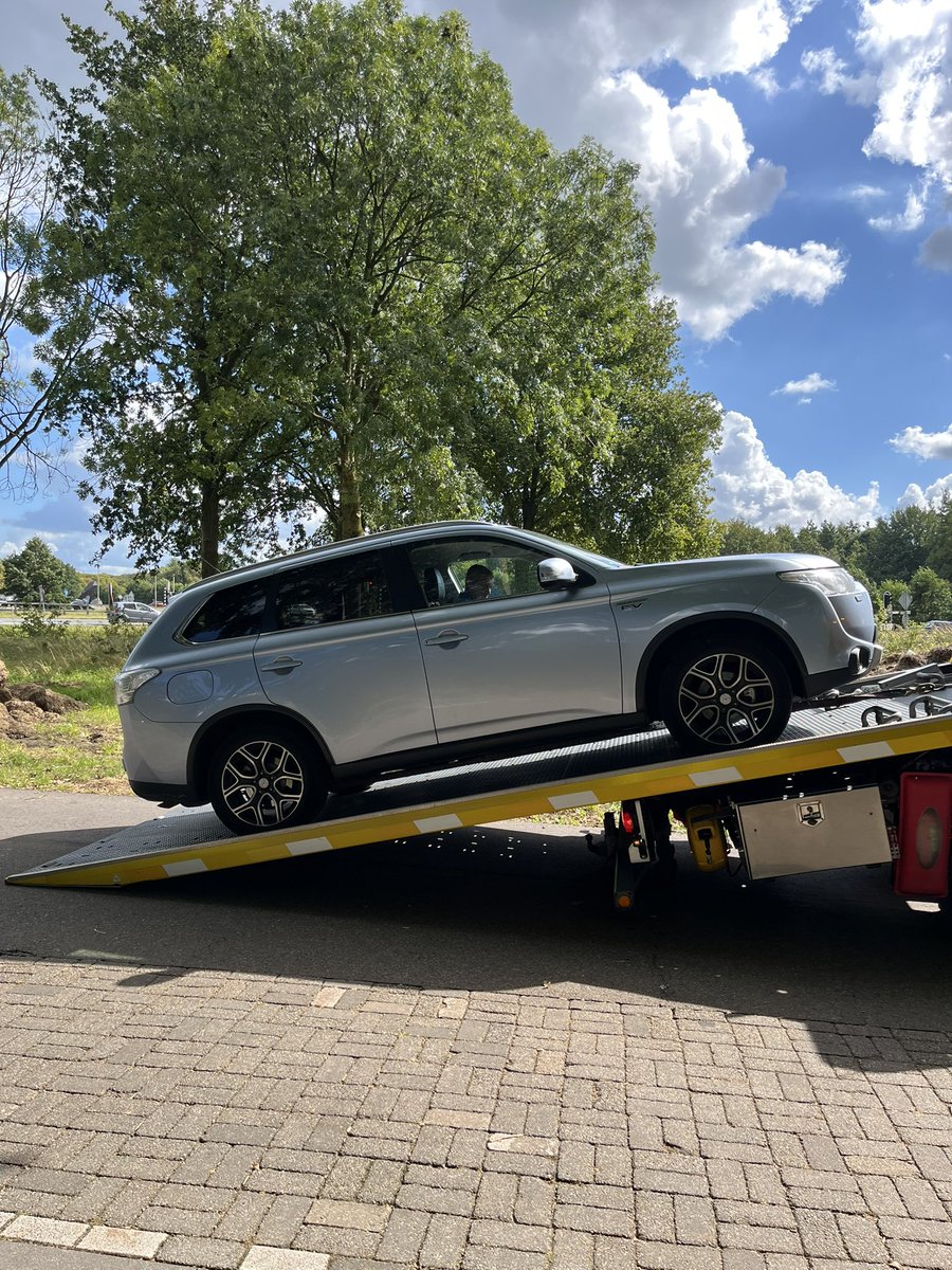 AlbertVeerman's tweet photo. @ANWB dank voor de snelle hulp en vriendelijke service. 

#pechonderweg #anwb #klantvriendelijk https://t.co/Bzn76e5qUA