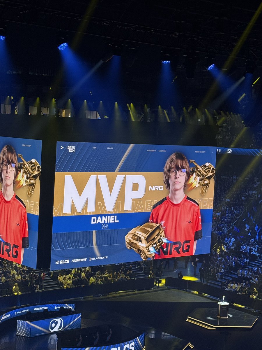 Azfura's tweet image. DAN NA MVP