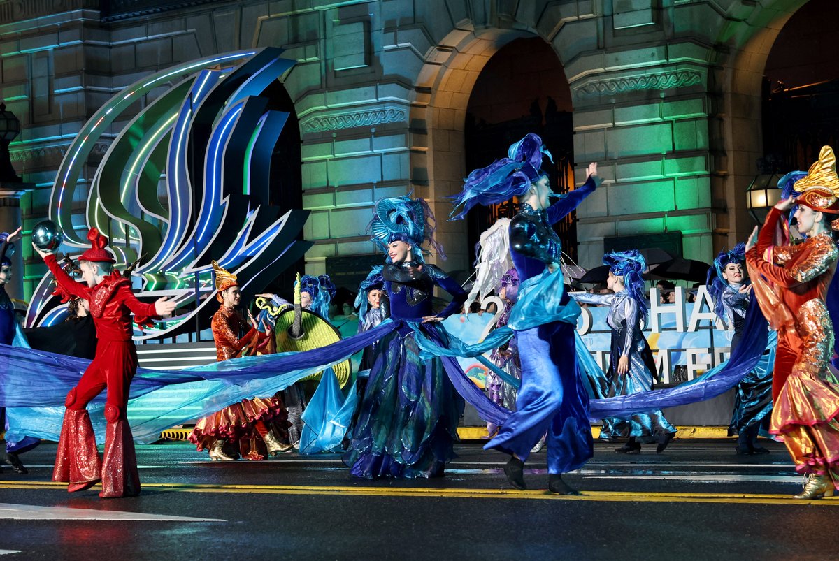 ChinaDaily's tweet photo. The 2025 #Shanghai #Tourism Festival brought color and energy to the Bund in Huangpu district with its spectacular float parade on Saturday night. Featuring 25 floats and 24 performance teams from around the world, the event celebrated culture, tourism and community. #FunChina https://t.co/B49LizJJy9