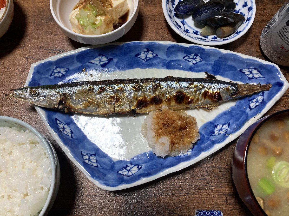 pecotin's tweet image. 楽しい三連休中日の今宵は、ぺこちん食堂にて秋刀魚の塩焼き定食🍚🍺
フジテレビNEXTの『フジロックフェス’25🎸2日目』5時間放送を延々と見続ける📺