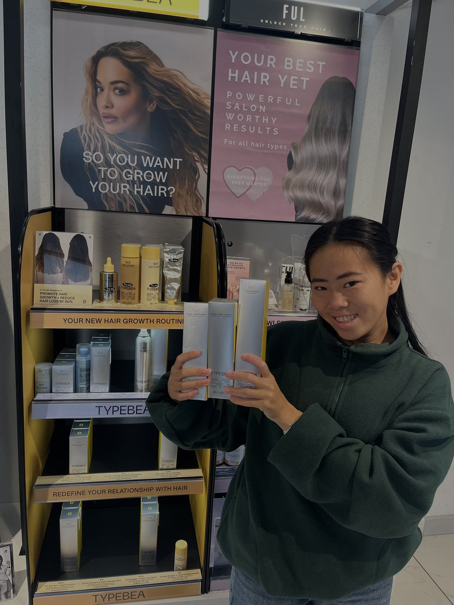 MiaThomson16's tweet photo. I AM SO EXCITED TO GET MY HANDS ON #TYPEBEA !! ( my hair is desperate!)
@RitaOra https://t.co/DYXDZM8zak