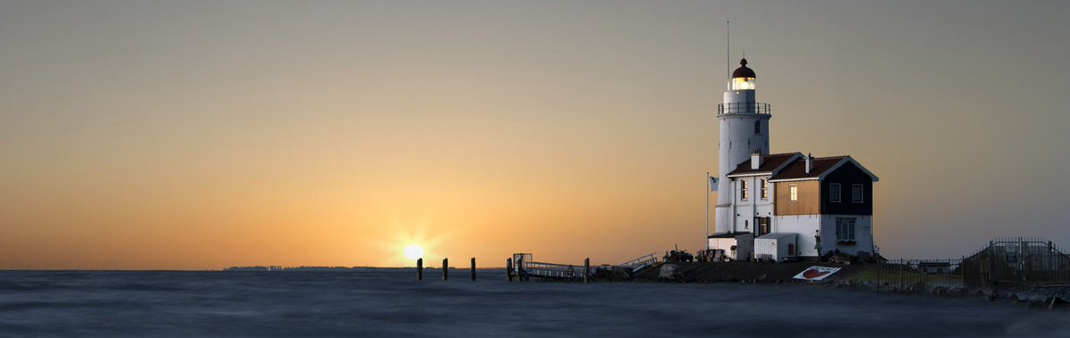 Itsasargia beti izan zen etxe bat baino gehiago: harrizko taupada bat zen, bere argiaren buelta bakoitzean arnasa hartzen zuen suzko begia.
Gustu baduzue... xegun.eus/itsasargia/
