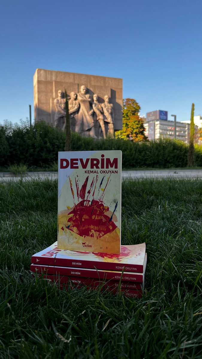 Genel Sekreterimiz Kemal Okuyan’ın katılımıyla yeni kitabı Devrim üzerine yapılacak söyleşide

🗓️ 15 Eylül Pazartesi
⏰ 19.30’da
📍 Çankaya Sahne’de 
bir araya geliyoruz.

“Ülkeyi devrimle nasıl buluşturacağız” sorusunun yanıtını merak eden tüm yurttaşlarımız davetlidir.

#Devrim