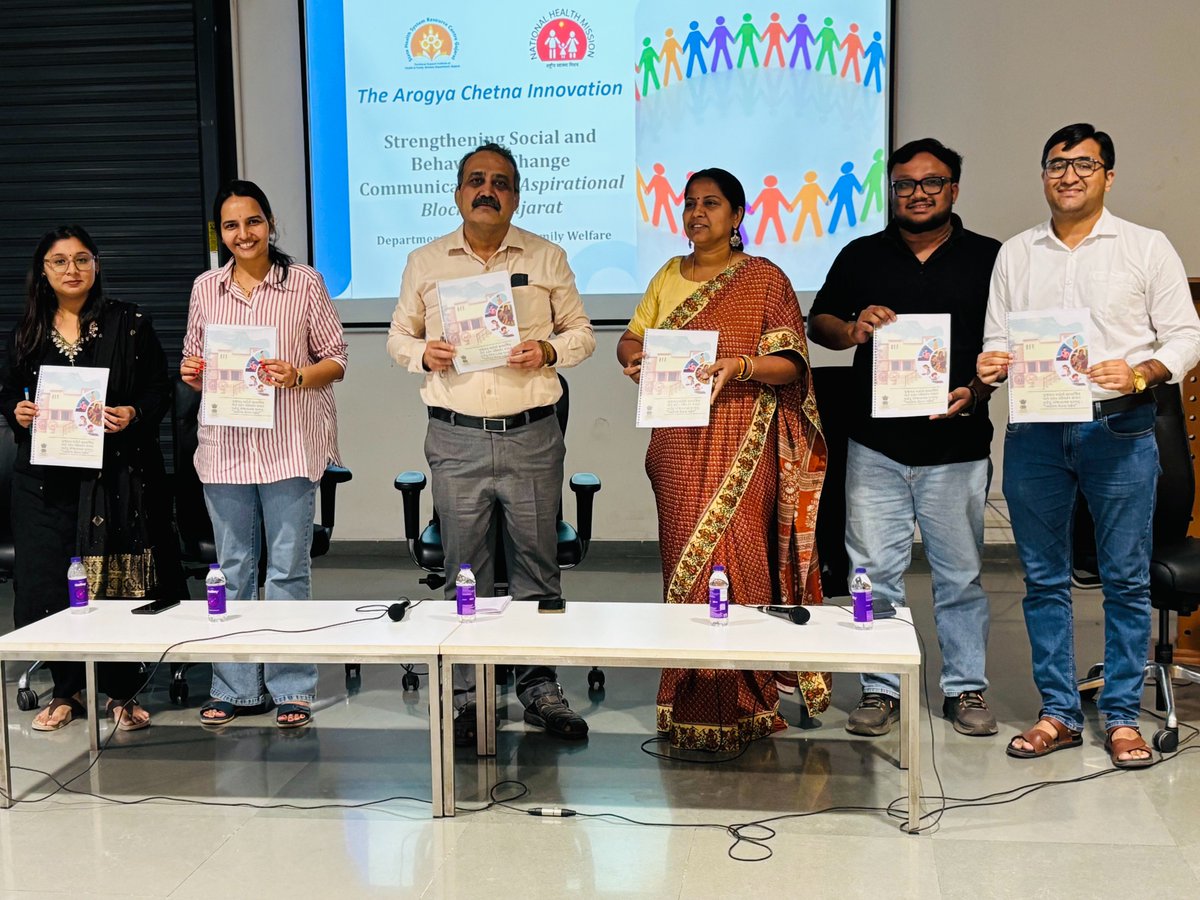 ShsrcGujarat's tweet photo. Arogya Chetna &amp; Aspirational Block Programme Quarterly Review Meeting for deliberations, sharing valuable field-level experiences.

A draft version of the guideline of the Arogya Chetna project was launched during meeting for TRPs &amp; THOs.

#review #meeting #sbcc #arogya #chetna https://t.co/1RLXKcHlbe