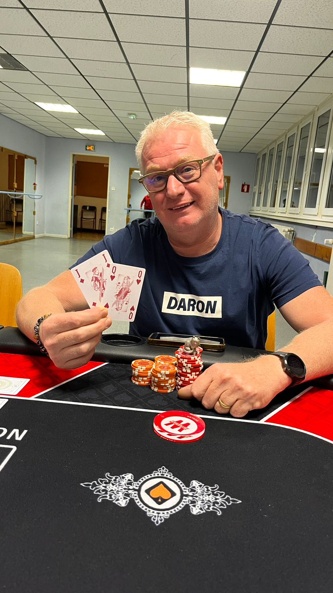 Slivovica remporte le freeroll de rentrée !
Bravo à lui et à tous les ITM ! rdv le samedi 4 octobre pour la 2ème manche !
Slivovica remporte le freeroll de rentrée ! – Alsace Poker