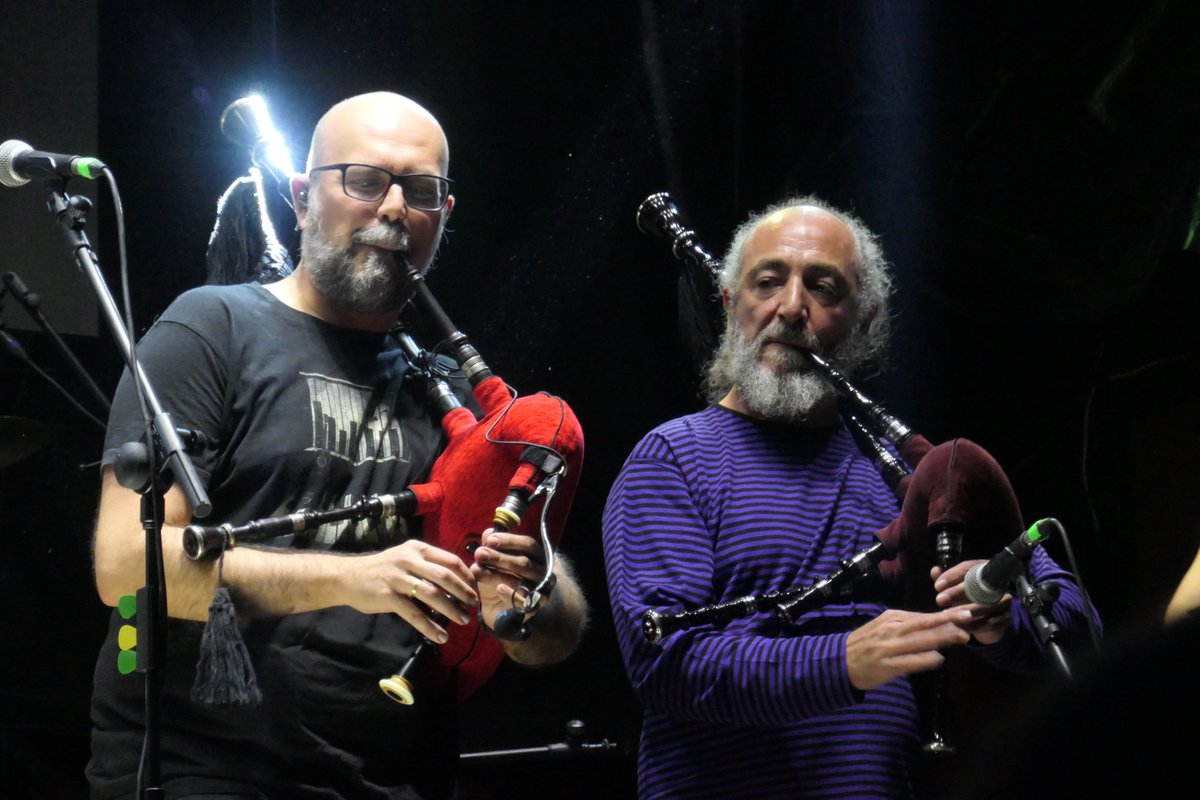 🐮Muuuuy a gusto en el XII Conciertazo de <a href="/fedvallpe/">FEVAPEÑAS</a> ¡Gracias por darnos la oportunidad de tocar en casa para esa buena gente de Pucela!
 
¡Un gran abrazo y hasta la siguiente!

📸: Ramón Rivera.

<a href="/fedvallpe/">FEVAPEÑAS</a>

#conciertos #rockcelta #musica #celta #fiestas #Pucela #Valladolid