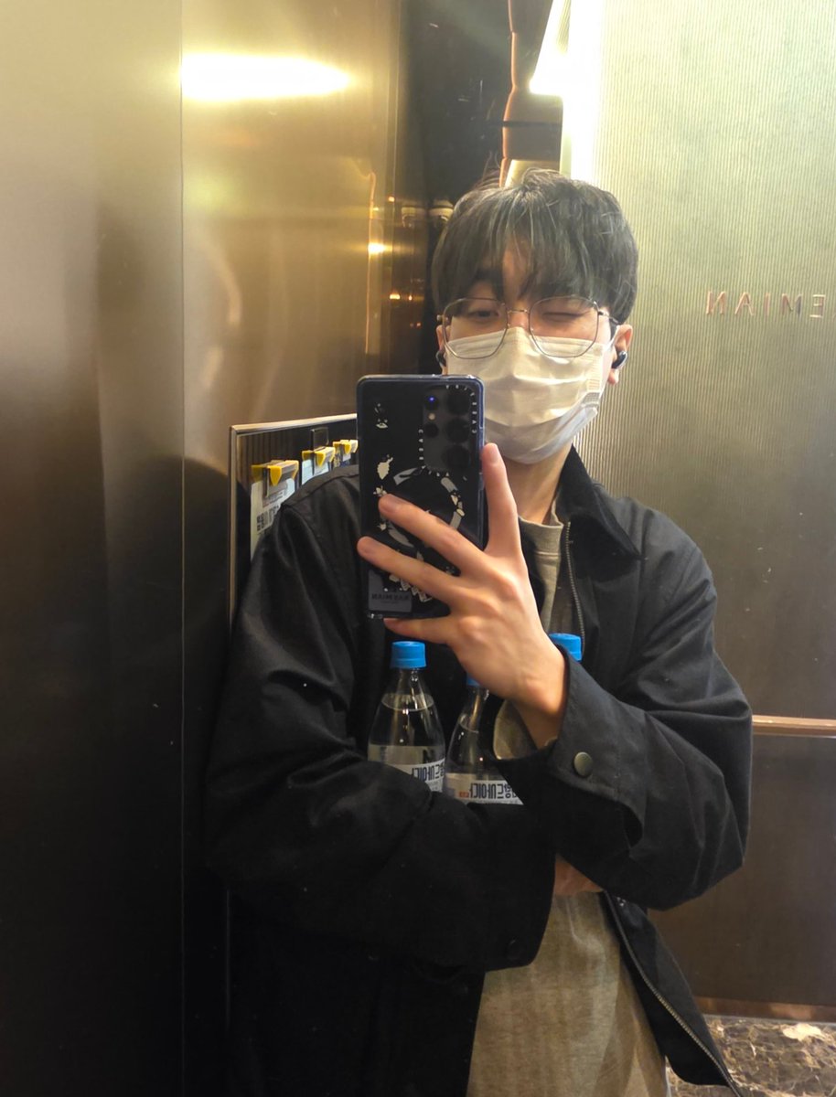 와 나도 트친소 첨으로 해볼래
저는 3D로 먹고살고있는 사람입니다
부끄럼쟁이라서 사실 선팔을 잘못함🧔‍♂️
이런 저라도 친구가 되어주시겠습니까...