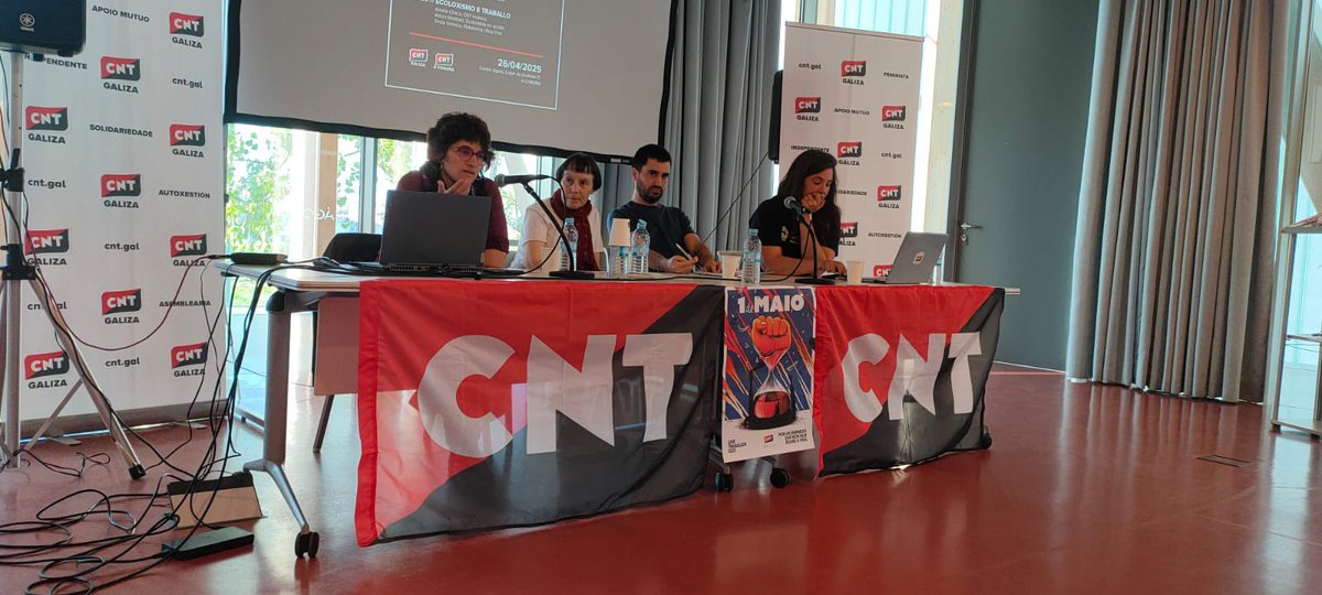 CEAG_CNTGaliza's tweet photo. Na última formación falamos con Damián Copena sobre economía ecolóxica e tivemos unha mesa redonda con Amalia Checa, Arturo Martínez e Sinda Vilameá.
#CEAG #CNT #Galiza https://t.co/efMcPIGfVV