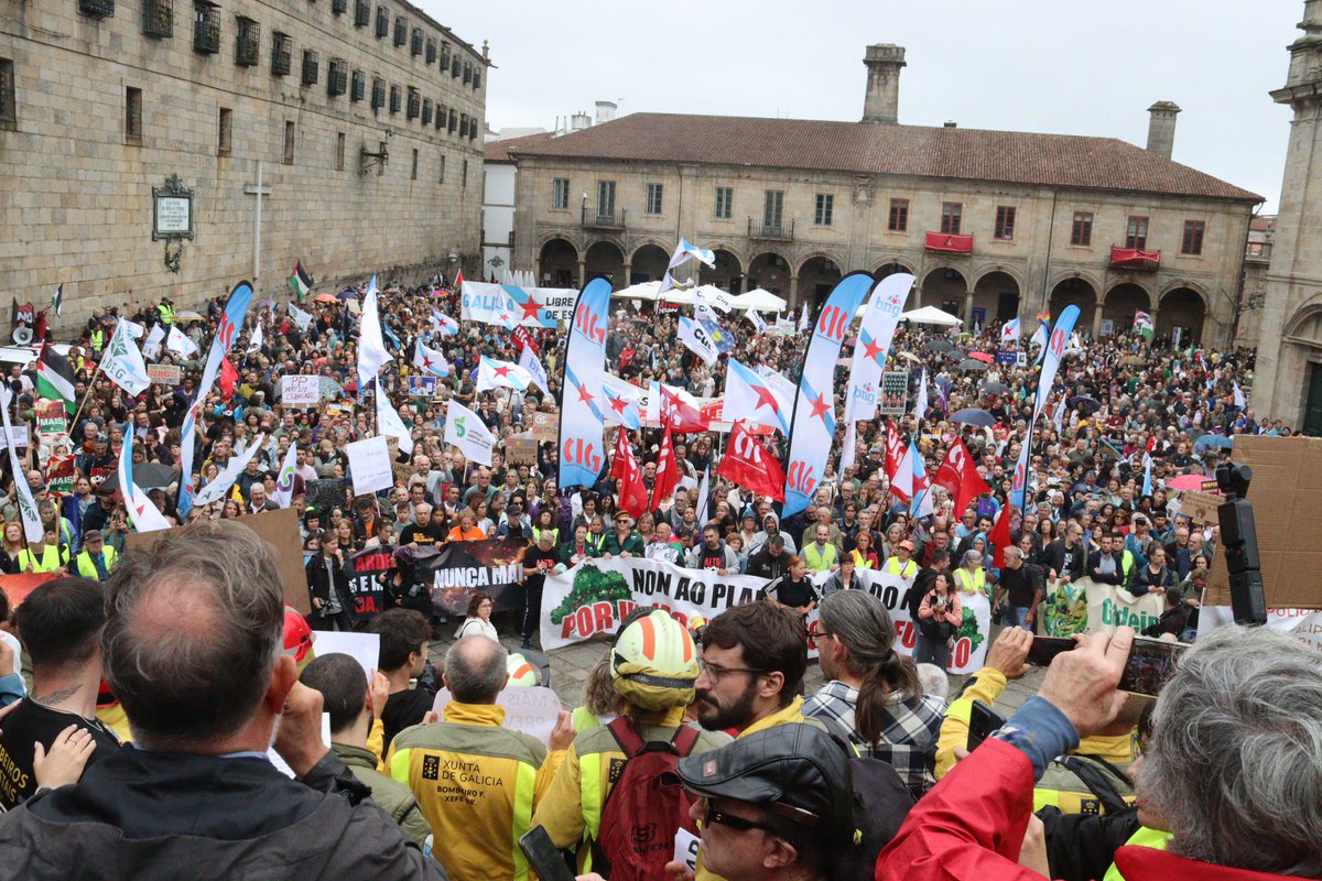 🔥Lumes Nunca Máis!
🌳Clamor en Compostela por un monte galego vivo e con futuro
📢Milleiros de persoas denuncian a responsabilidade da Xunta de Galiza e exixen un cambio radical nas políticas forestais, agrarias e ambientais
ℹ️ cig.gal/nova/clamor-en…