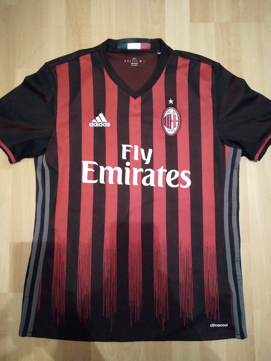 Dziś w #LPU znowu Milan 🔴⚫️

Domowa 2016/17

Kojarzy mi się z wygranym po karnych z Juve Superpucharem Włoch. Było to jedyne trofeum w banter erze Rossonerich.