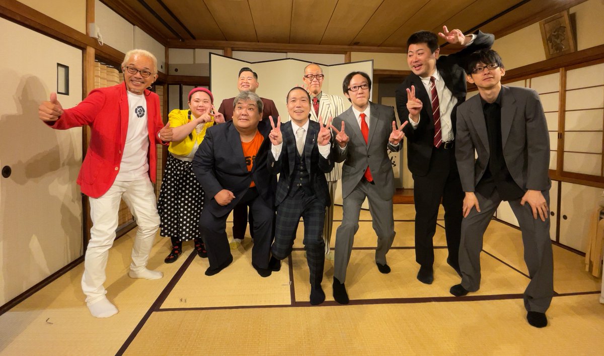 お初の会場でお初のライブのお初の演者さん達だったけど、笑組さんのいいお話になんか引き込まれてしまって一瞬お笑いライブってのを忘れてた
お隣の女性に美味しいマンゴーの飴もいただいて嬉しかったし、なんかまた違う癒しの空間で楽しかったなぁ☺️

#パラダイムシフト