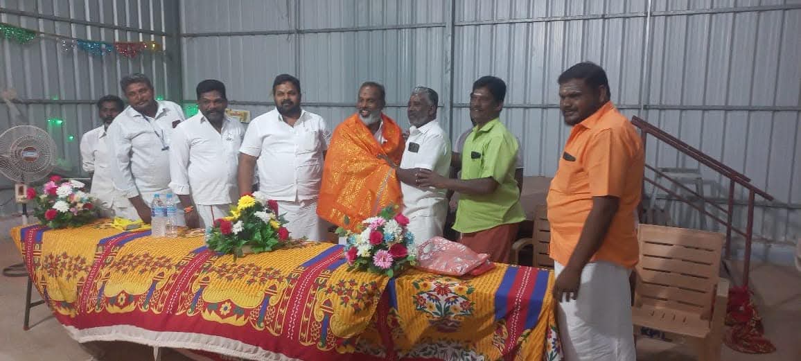 Mahasuseendran's tweet photo. திண்டுக்கல்லில் வருகின்ற 21ஆம் தேதி நடைபெற இருக்கின்ற பூத் கமிட்டி மாநாடு சம்பந்தமான ஆலோசனைக் கூட்டம் கம்பம் தொகுதி உத்தமபாளையம் நகர்மண்டல் நிர்வாகிகளுடன் சந்தித்த இனிமையான தருணம்... உடன்  மாவட்டத்தின் பொதுச்செயலாளர் திரு வினோத் மற்றும் காவி சொந்தங்களுடன்...

@NainarBJP https://t.co/taYRXQUCKI