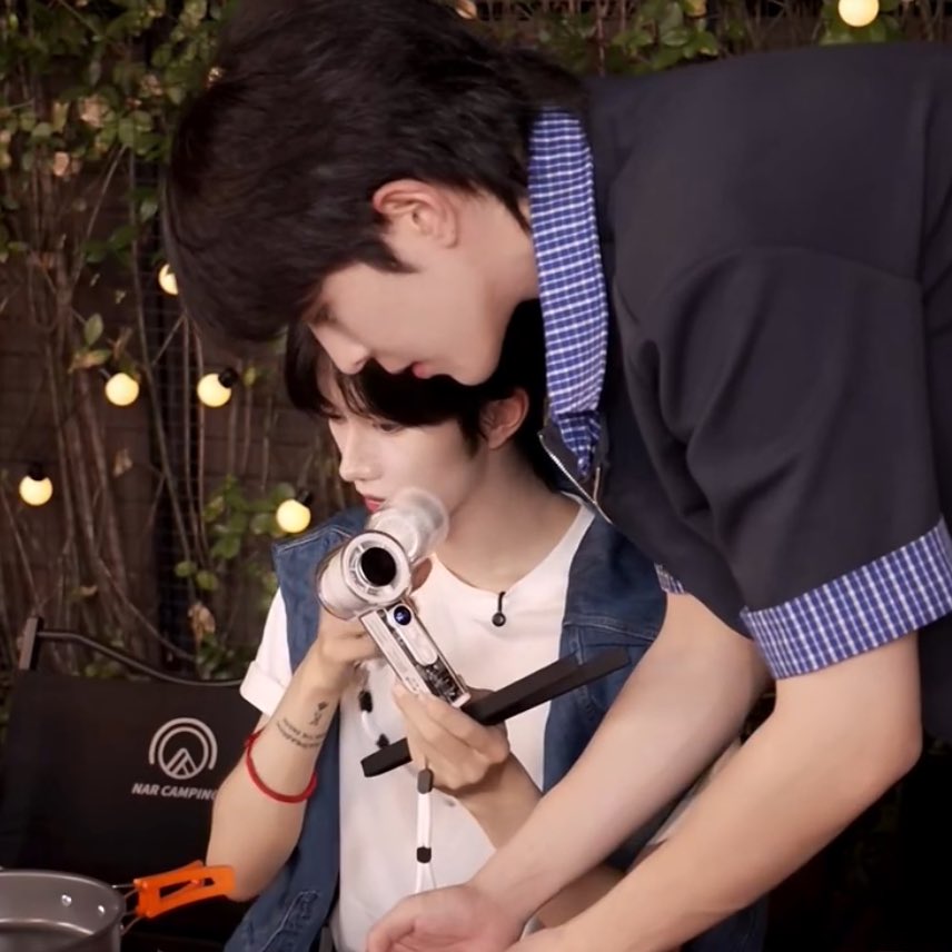 chiikawaiil's tweet image. they always care about each other aww