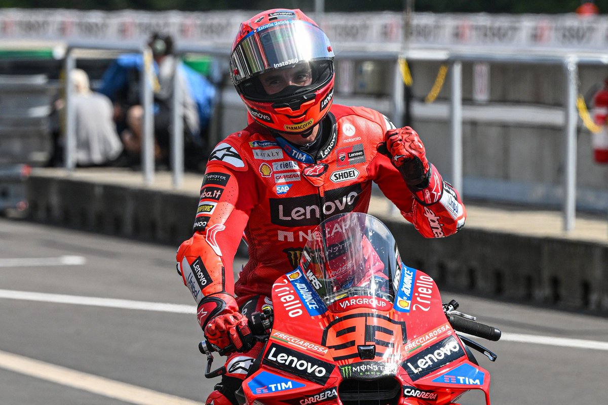 🐐Fernando Alonso 2010🤝Marc Márquez 2025🐐

🏆🇮🇹Ganar en suelo italiano y en tu primer año vestido de rojo no lo consigue cualquiera🇪🇸

#F1 #MotoGP