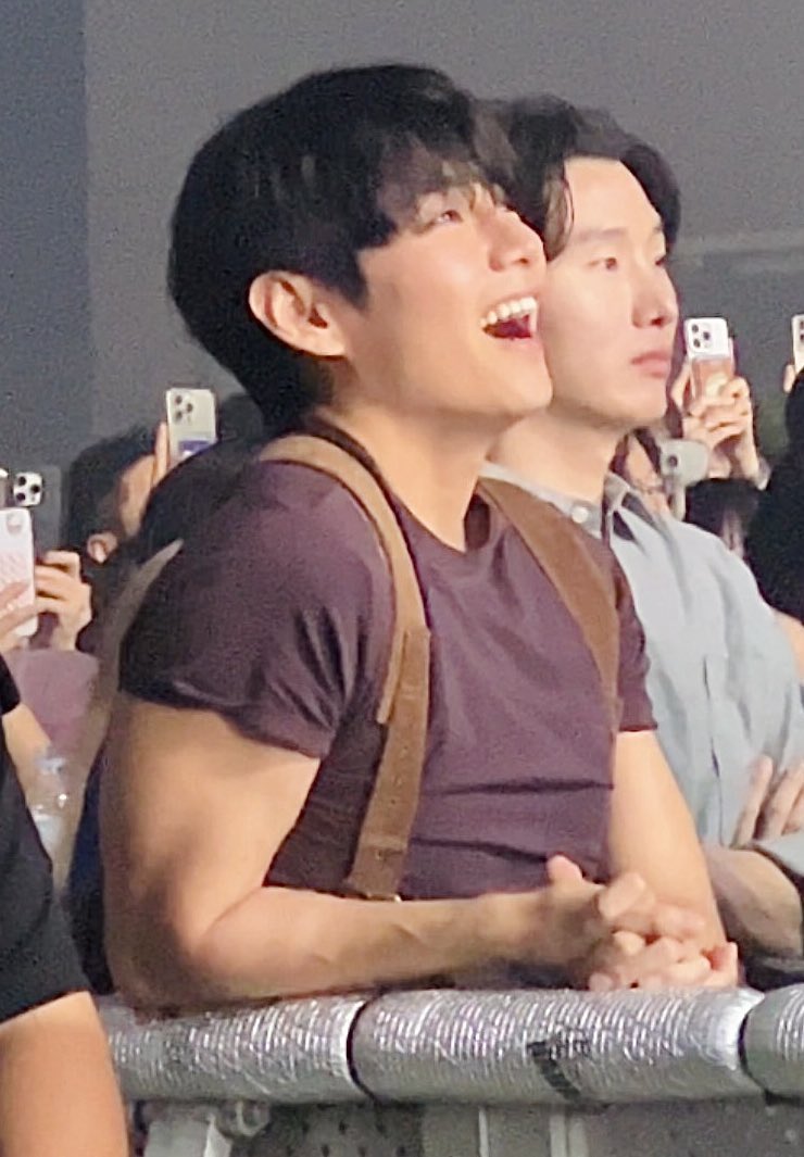 face:🎀🥹💖🥺💗🤏🏻
biceps:🥵🔥😈🔪🍷