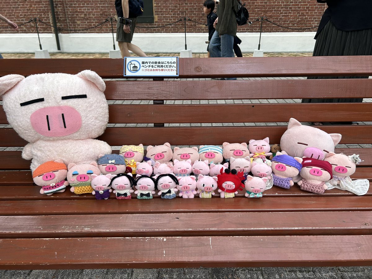 osafWikmbb5VVnK's tweet image. ぶたたさん、お誕生日おめでとう🎉
たくさんのぶたたとお祝いしたよ🐽
#ぶたた感謝デー 
#ぶたた