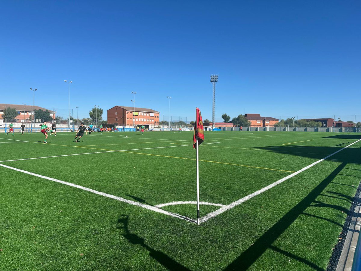 ⚽️ Espectacular debut del <a href="/efcdfortuna/">CD FORTUNA</a> en Liga en su renovado césped. En el primer compromiso del curso les ha acompañado el alcalde y presidente de la JMD de La Fortuna <a href="/marecuencopp/">Miguel Ángel Recuenco 🇪🇦</a>