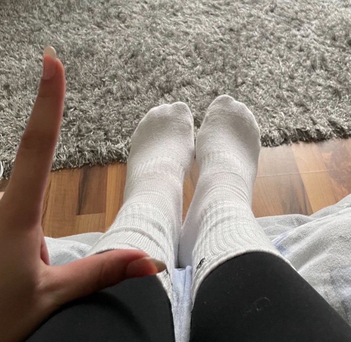 Wer will ein richtig erniedrigendes Video von mir 
Like, repost und kommentiere. Dann schicke ich euch eine DM.
Du musst mir aber auch folgen. 😚

Telegram : Göttinlauraa