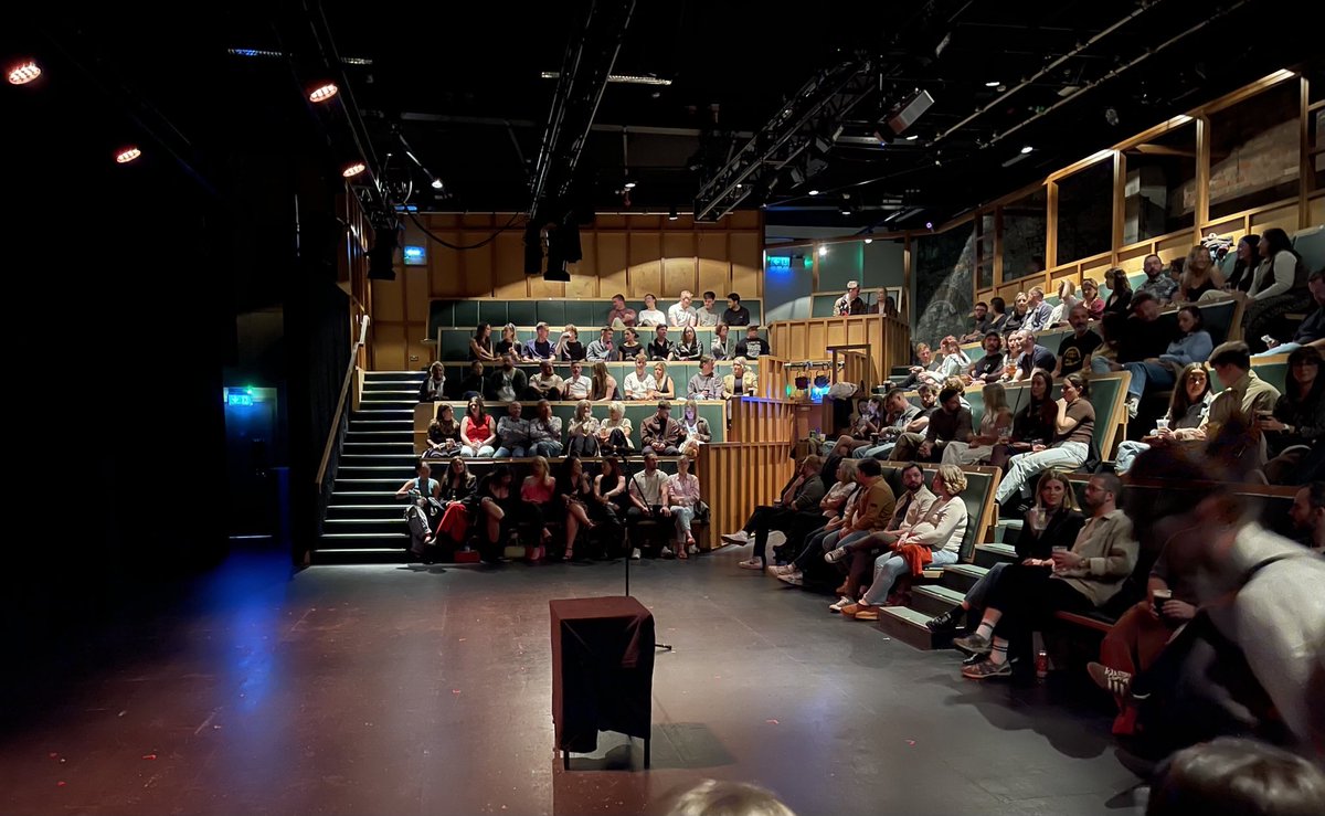 Full house last night ⁦<a href="/smockalley/">Smock Alley Theatre</a>⁩ for ⁦<a href="/dublinfringe/">Dublin Fringe Festival</a>⁩ and the one and only ⁦<a href="/tonyhorror/">Tony Cantwell</a>⁩ great to see one of the @YoungHotGuys in person again after catching ⁦<a href="/killersundymann/">Killian Sundermann</a>⁩ this time last year. Really enjoyed the show #theatre #ff #RadicalArt