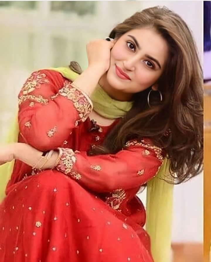 💖
پہلے زلف دی"ف" توں لگے فتوے
ول نین دی "ن" تے بس ہو گئی

اساں "د" توں ساقئ دلبر پڑھیا 
ساڈی عشق دی " ع " تے بس ہو گئی
❤️❤️
#Monkey