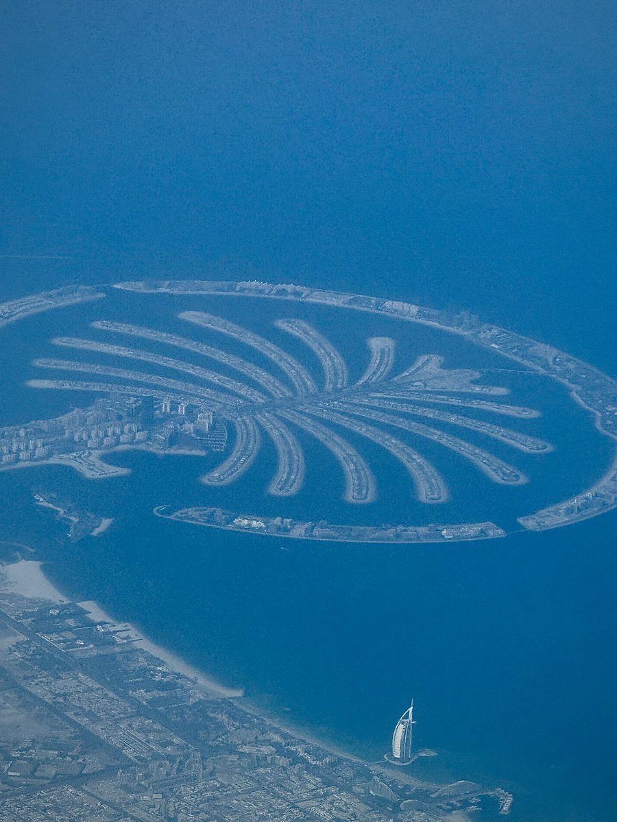 Muzz500Photo's tweet image. Flying from India to London Heathrow, fantastic views of the iconic Palm and @BurjAlArabDubai as we overfly #dubai ✈️

#pilot #pilotviews #pilotlife #aviation #B777