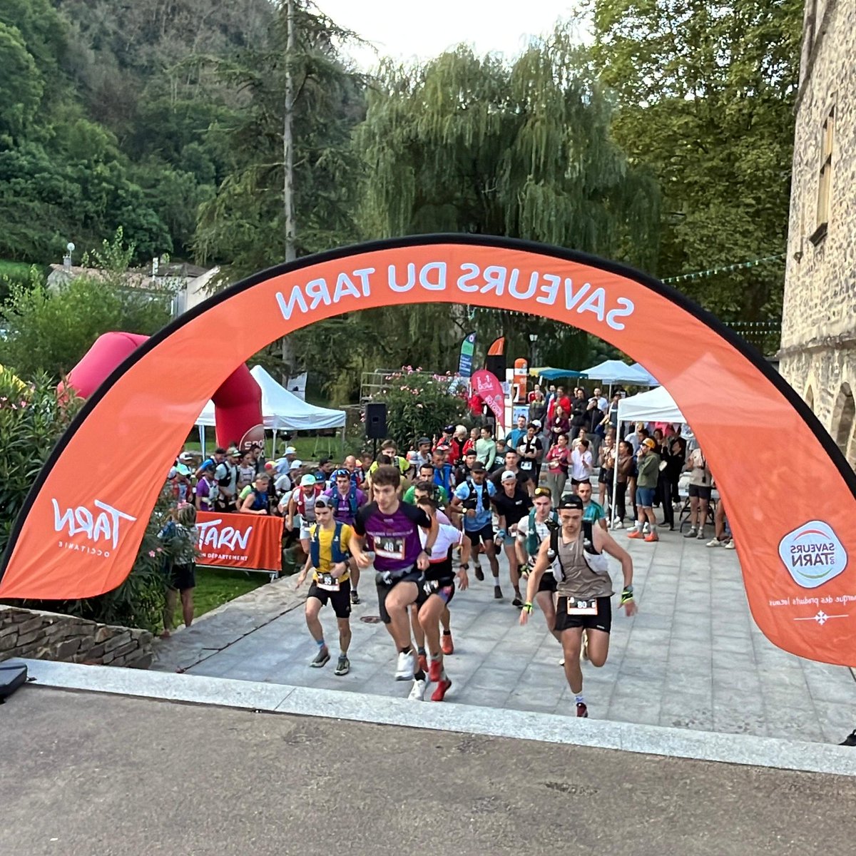 RunningMag's tweet image. De nouveau un gros week-end dans la région avec @trailterresdoc @amazeaunes @traildescascades @epicuriennetrail toutes les photos et vidéos sur runningmag.fr