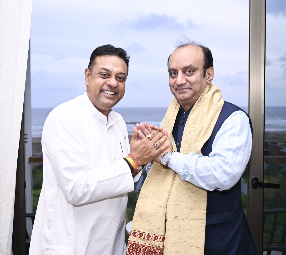 sambitswaraj's tweet photo. श्री जगन्नाथ धाम पुरी में पधारे भाजपा के हमारे साथी प्रवक्ता और राज्यसभा सांसद श्री @SudhanshuTrived जी से भेंट कर उनका स्वागत एवं अभिनंदन किया। https://t.co/J8TcGrTgc2