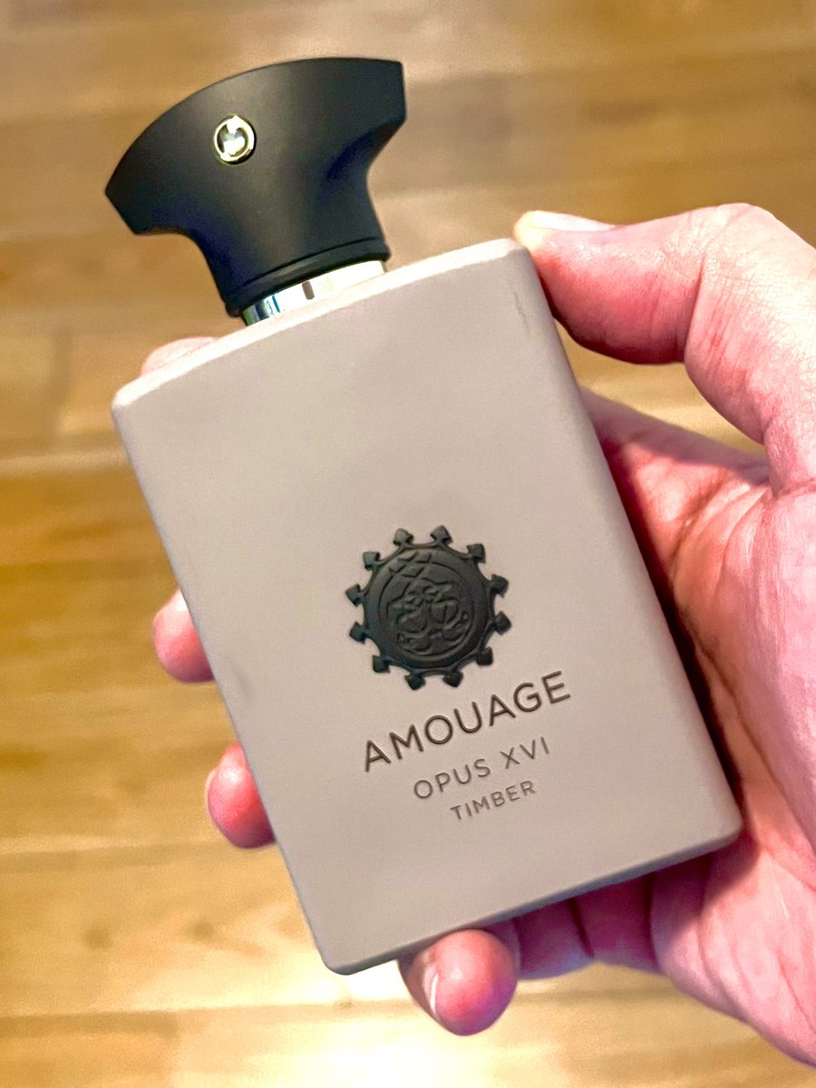 My #SOTD. The latest in Amouage’s Library Collection. It’s a delightfully woody frag with Sandalwood at the core,made fresh &amp; ‘clean’ with juniper, pink pepper &amp; lavender. There is similarity with Decision probably from the cardamom. But the drydown is different. Still excellent.