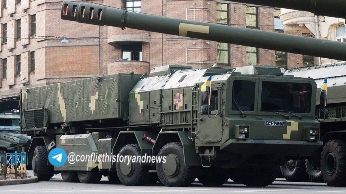 KettenAusStahl's tweet photo. 🚀 Sapsan: Short-range ballistic missile system developed by Ukraine, moving towards serial production.
🦩 Flamingo (FP-5): Long-range cruise missile with 3,000 km range and 1,150 kg warhead, entering serial production.
#Ukraine #Sapsan #Flamingo #MissileDevelopment https://t.co/3wPEad0aIE