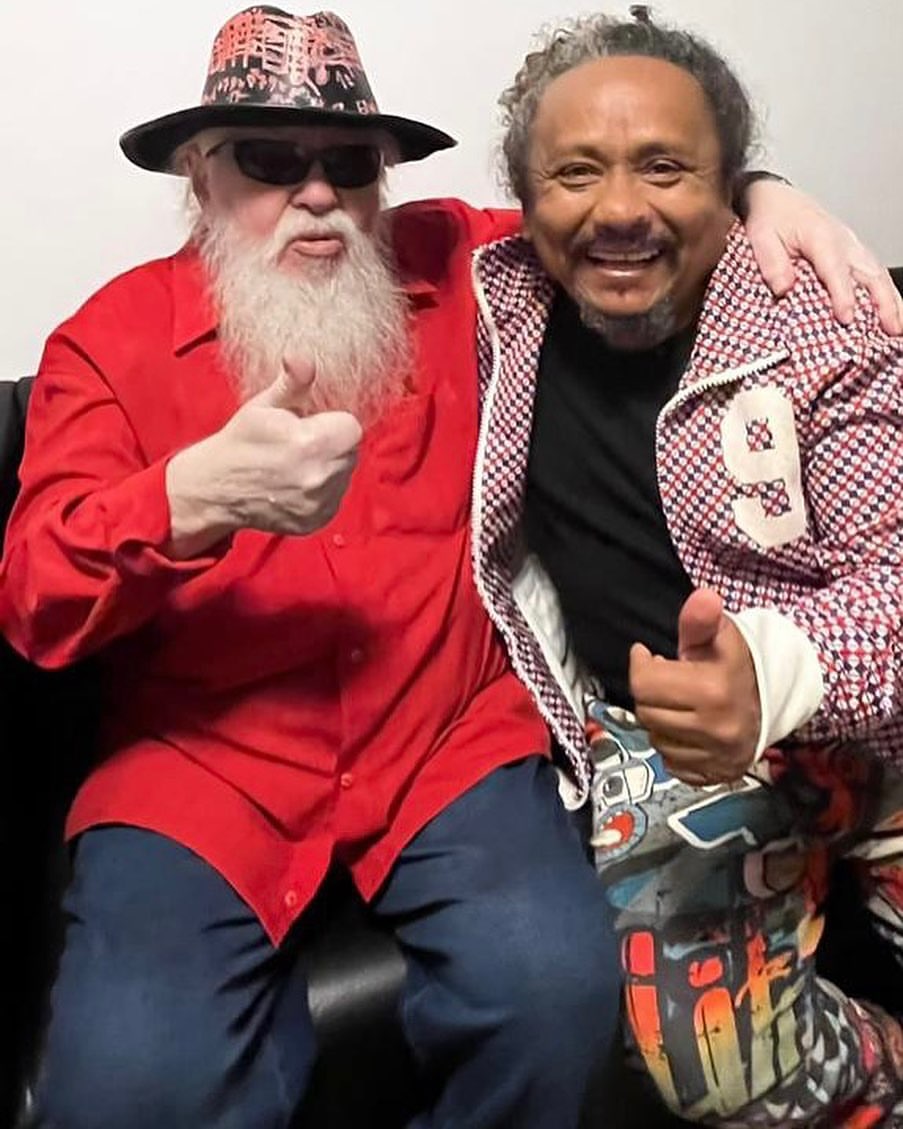 sempre tive muito amor e respeito pela música livre de Hermeto Pascoal. 

pra mim, ele,  Nana Vasconcelos e Egberto Gismonti formam uma espécie de santíssima trindade dessa arte. seguirão assim. você sempre será música, Campeão.