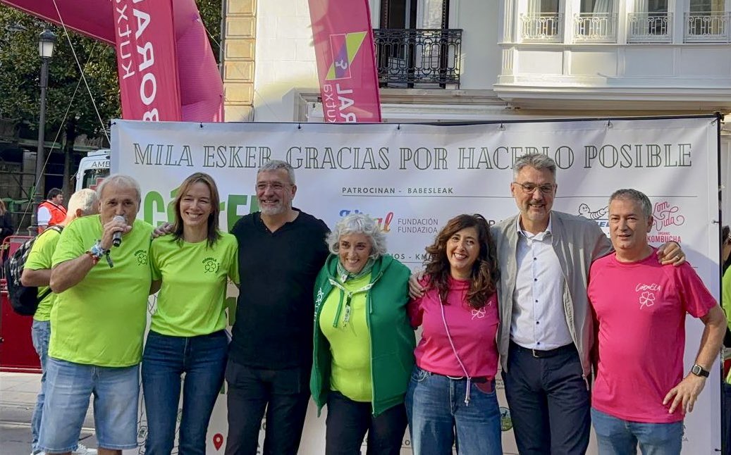 Zorionak <a href="/AdelaAlava/">adela alava</a> !  Un año más habéis conseguido que la CórrELA sea una fiesta  además de toda una reivindicación 💚. Eta hori posible egiten duten boluntario guztien lan eskerga aitortu nahi dugu.
