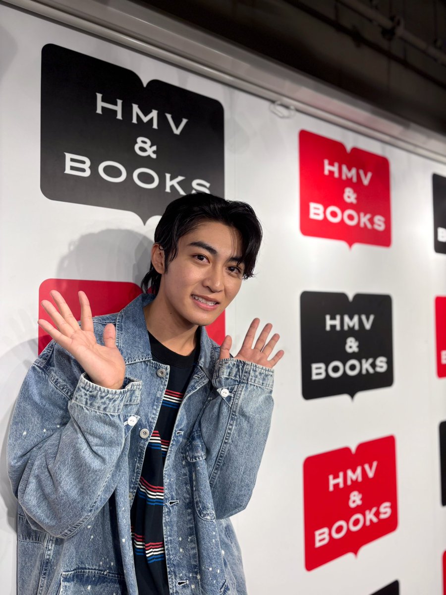 日野友輔 1st写真集『hiSTORY1』 発売記念イベントin HMV & BOOKS