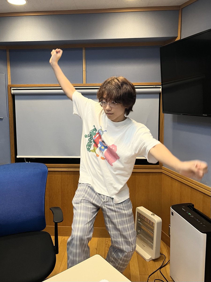 FM802 (@fm802_pr) on Twitter photo まもなく22時〜⚡️
#FM802 MUSIC FREAKS
DJ: #Tele 谷口喜多朗( <a href="/KitrTele/">Tele</a> )
 ⋱ #おいきたろう802 ⋰ 
📡PEOPLE 1との対バン in 新潟 前夜!大阪から生放送!❤️🔥
今日を含めてあと2回_
憤怒&歓喜メッセージ沢山お待ちしております☆彡
▶︎メッセージ/リクエスト💌🎶
funky802.com/service/Reques… まもなく22時〜⚡️
#FM802 MUSIC FREAKS
DJ: #Tele 谷口喜多朗( <a href="/KitrTele/">Tele</a> )
 ⋱ #おいきたろう802 ⋰ 
📡PEOPLE 1との対バン in 新潟 前夜!大阪から生放送!❤️🔥
今日を含めてあと2回_
憤怒&歓喜メッセージ沢山お待ちしております☆彡
▶︎メッセージ/リクエスト💌🎶
funky802.com/service/Reques…