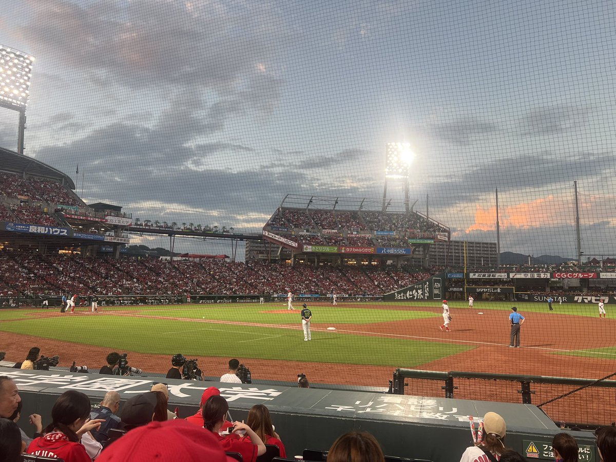 LOS TRANQUILOS de JAPON] Fui al estadio Mazda esta noche. 今夜は