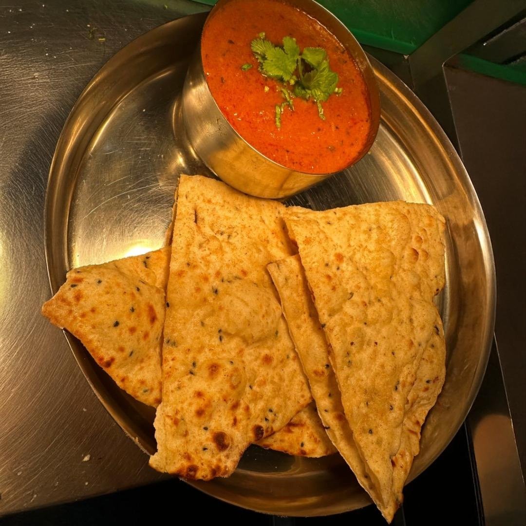 thecraftyindian's tweet image. 🪷 Lazy Sundays deserve bold flavours! 
Skip the roast—we’re serving up flavour, colour &amp;amp; good vibes from 5PM.
Walk in hungry, walk out happy. 🌶️✨ #BradfordEats #SundaySorted #GetCrafty