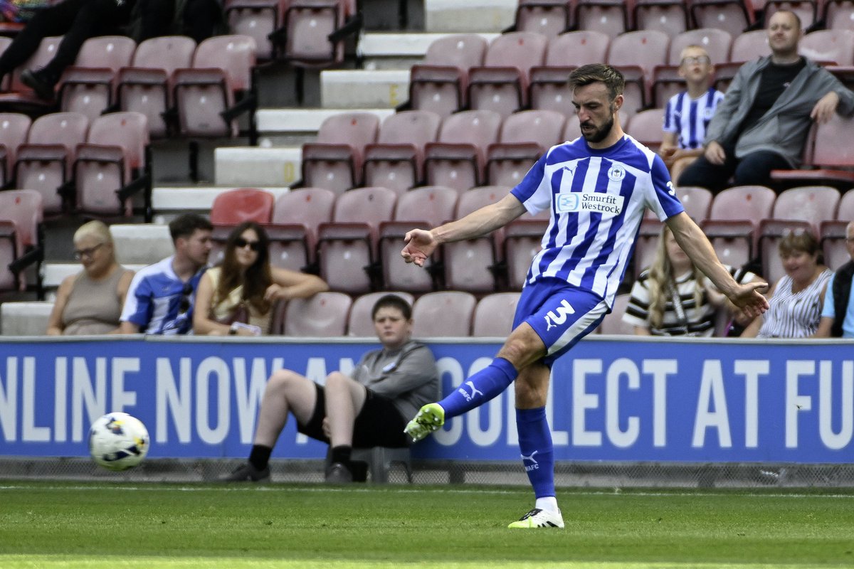 Big win yesterday at The Brick! Good performance, 3 goals and a clean sheet!! Thanks for your support!! <a href="/LaticsOfficial/">Wigan Athletic</a> 🔵⚪️⚽️