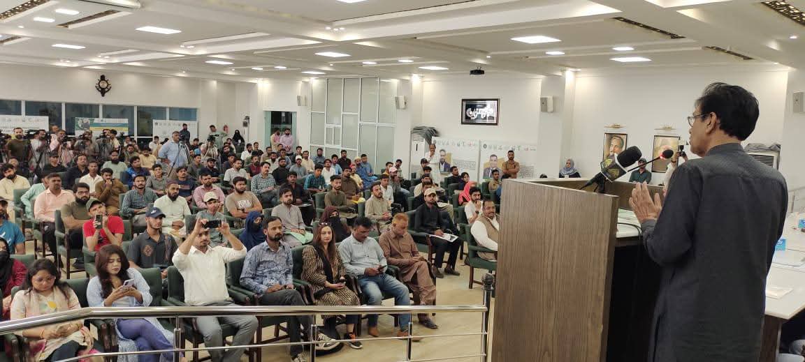 salmasiddiqui25's tweet image. چیئرمین ایم کیو ایم پاکستان و وفاقی وزیر تعلیم ڈاکٹر خالد مقبول صدیقی ایسوسی ایشن آف بلڈرز اینڈ ڈویلپرز (ABAD)  NAVTTC کے اشتراک سے شروع ہونےوالے مفت پروفیشنل ٹریننگ کورسز کے افتتاحی پروگرام میں بطور مہمانِ خصوصی شرکت   شرکاء سے خطاب کیا
@Conv_KMS #NAVTTC #ABAD