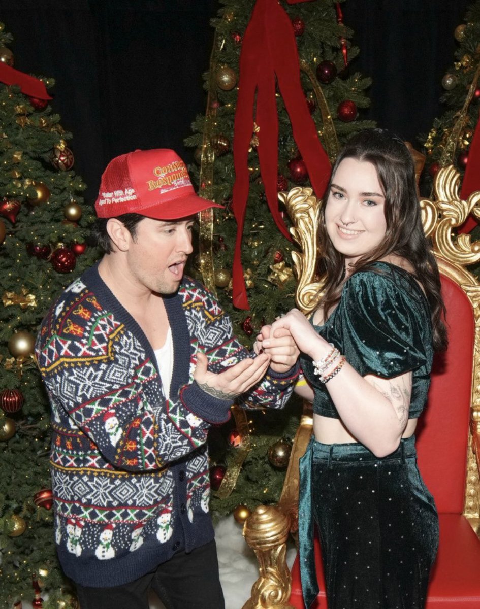 logalicious's tweet image. happy birthday, fav boy!!