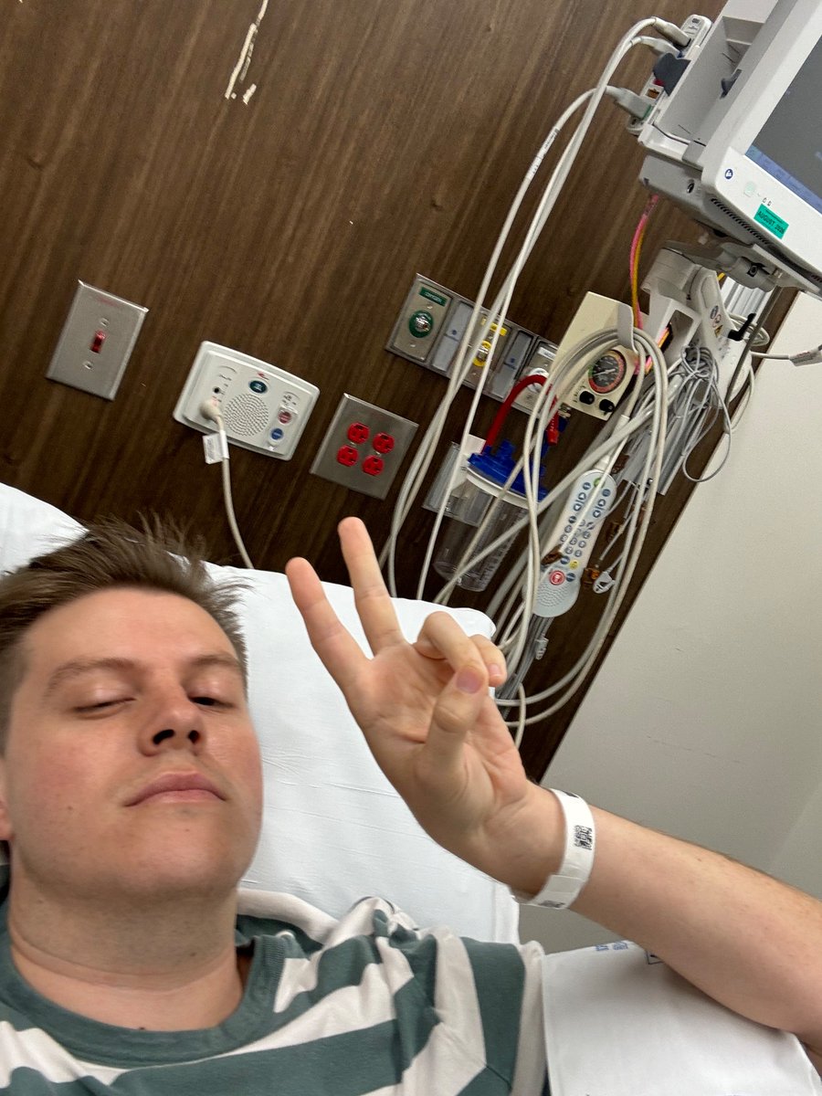 Me and all my homies love the emergency room (I got concussion tehee)